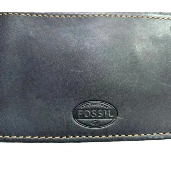 Fossil Austin Wristlet Purse Turn Lock Leather Black Brass Unisex Women One Size - Picture 10 of 15
